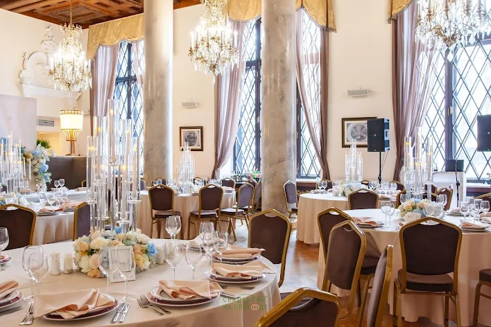 Фото №2 зала Ресторан «Джанус» 