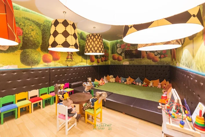 Фото №1 зала Зал «Алиса в стране чудес» 