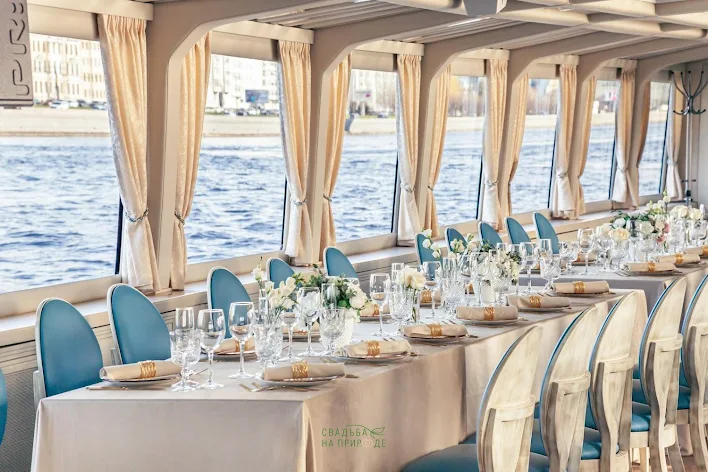 Фото №1 зала Палуба