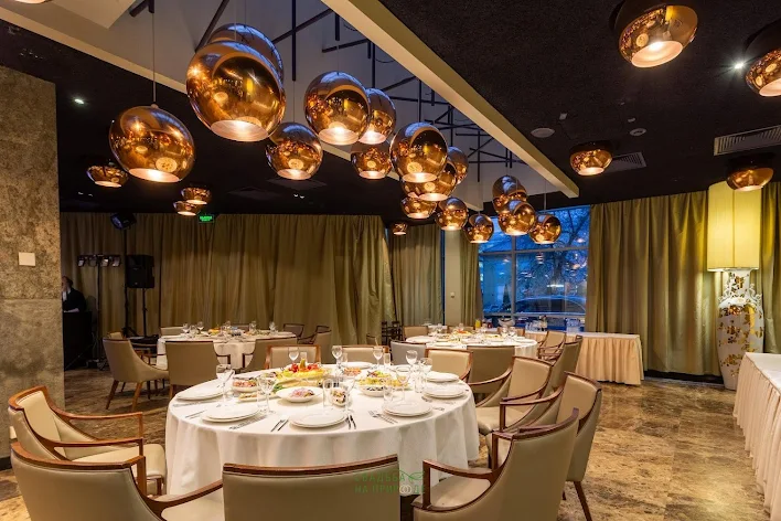 Фото №2 зала Ресторан meat&more