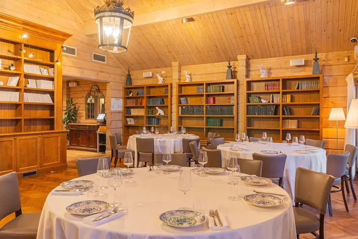 Фото №2 зала Библиотека