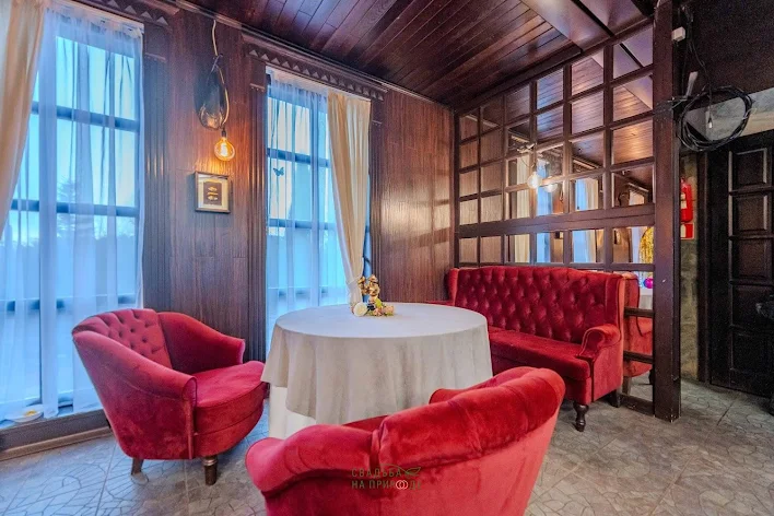 Фото №4 зала Зал с камином