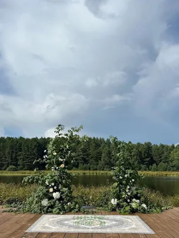 Фото №1 зала Беседка на берегу реки