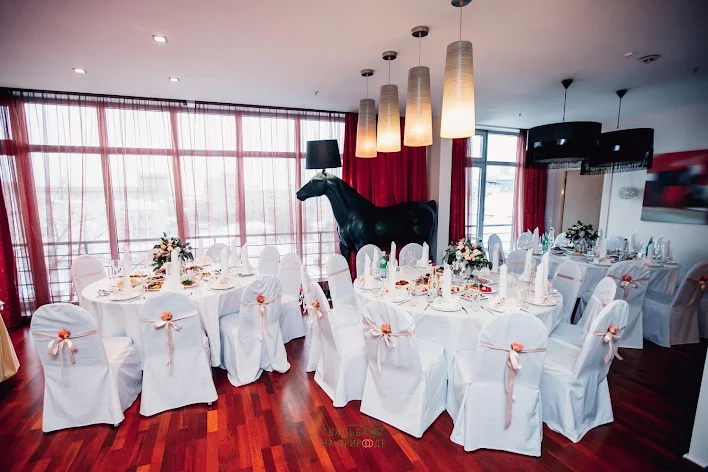 Фото №4 зала Номер люкс cherman