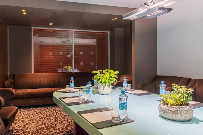 Фото №4 зала Переговорная комната «Office 99» 