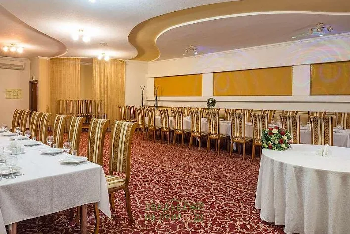 Фото №1 зала Красный зал