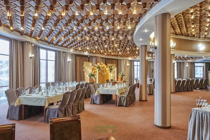 Фото №1 зала Зал ресторана