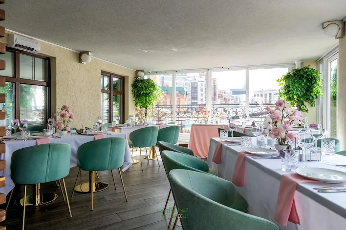 Фото №2 зала Терраса с панорамными окнами