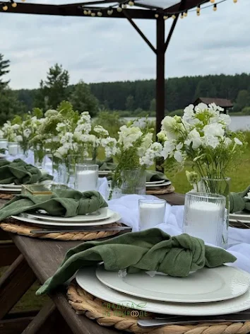 Фото №1 зала Беседка на берегу реки