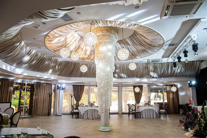 Фото №3 зала Ресторан «Жардин» 