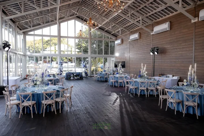 Фото №1 зала Стеклянная веранда