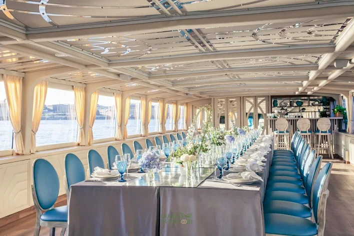 Фото №2 зала Палуба