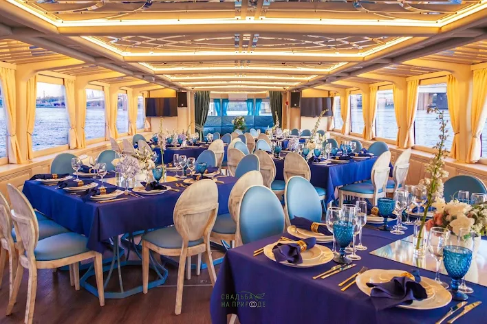 Фото №3 зала Палуба