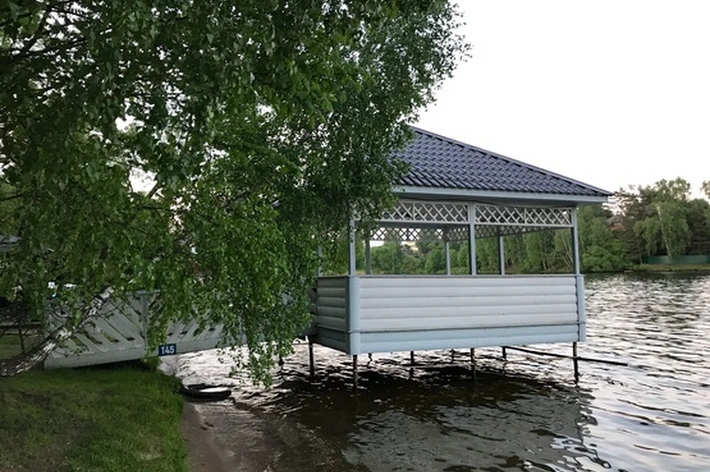 Фото №2 зала Беседка на воде