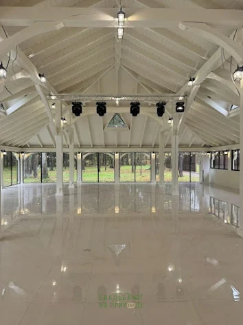 Фото №1 зала Шатер «Еловый» 