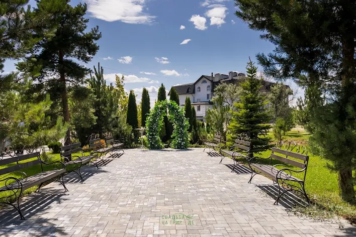 Фото №3 зала Ресторан у озера