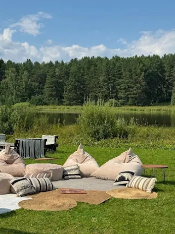 Фото №1 зала Беседка на берегу реки