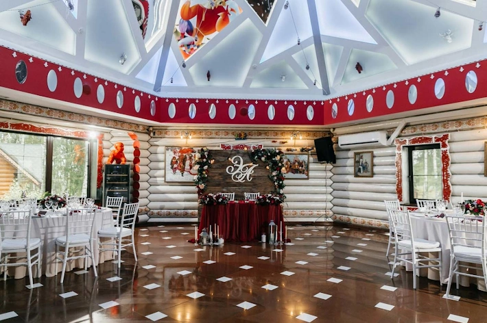 Фото №12 зала Lounge Cafe «ПЕТRUШКА»