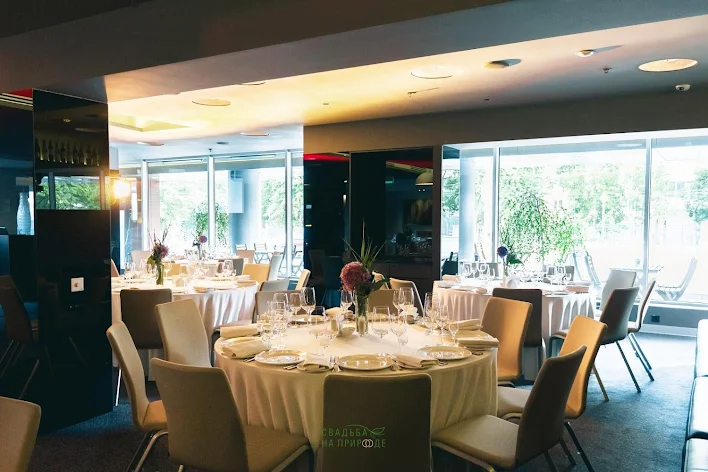 Фото №3 зала Ресторан monk