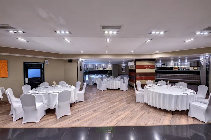 Фото №4 зала Зал «Премьер» 