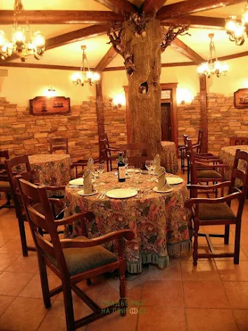 Фото №3 зала Ресторан «У дуба» 