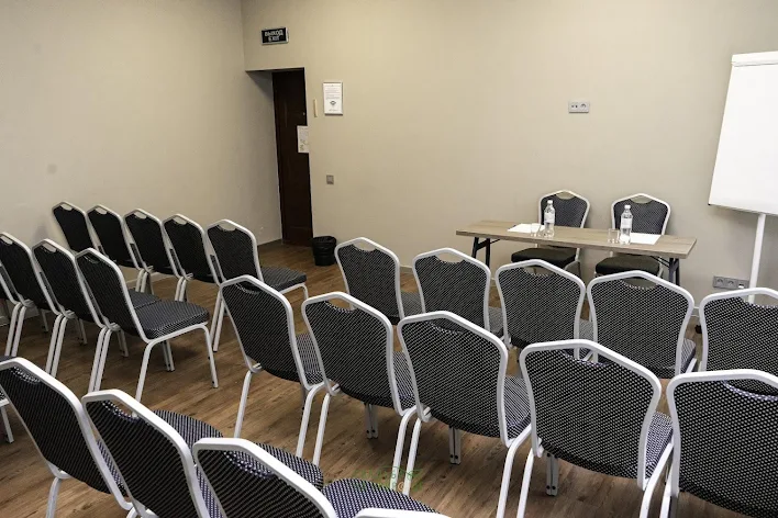 Фото №2 зала Переговорная комната «Серпухов» 