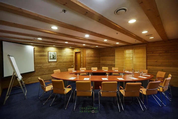 Фото №1 зала Комната для переговоров «Волна» 