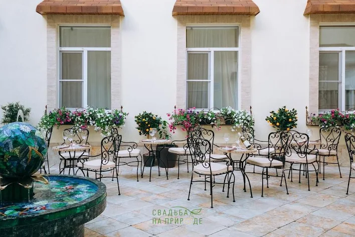 Фото №1 зала Веранда «Испанский дворик» 