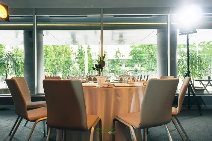 Фото №2 зала Ресторан monk