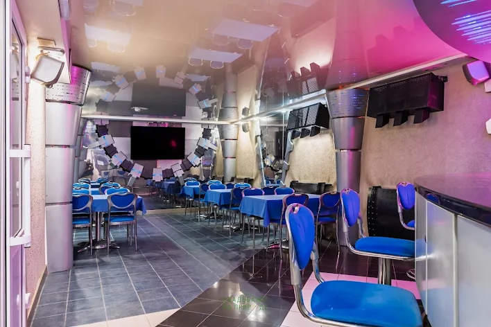 Фото №2 зала Караоке-бар