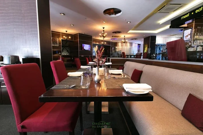 Фото №1 зала Ресторан four