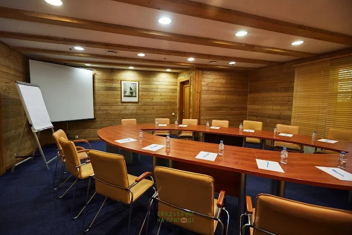 Фото №1 зала Комната для переговоров «Волна» 