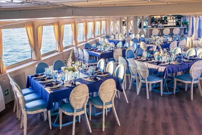 Фото №3 зала Палуба