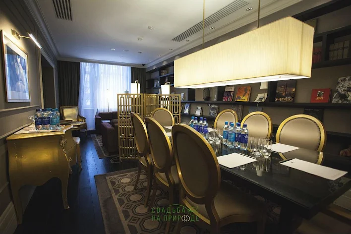 Фото №2 зала Лаунж-зал «Библиотека» 