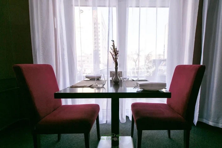 Фото №3 зала Ресторан four