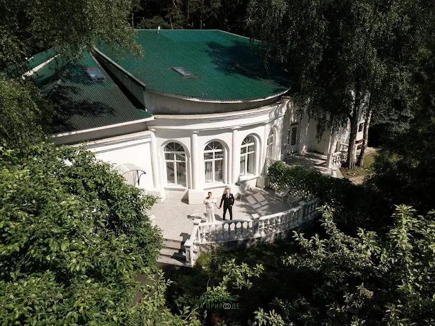 Фото №1 зала Веранда и усадьба