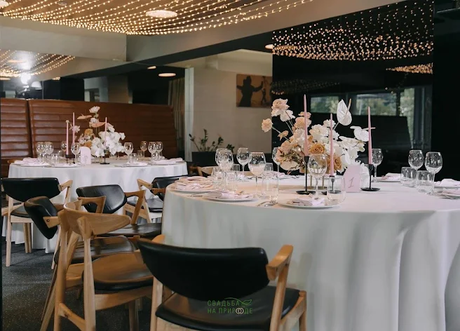 Фото №2 зала Ресторан monk