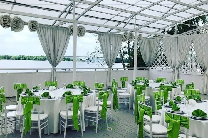 Фото №4 зала Веранда small river