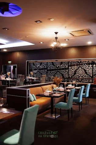 Фото №3 зала Ресторан four