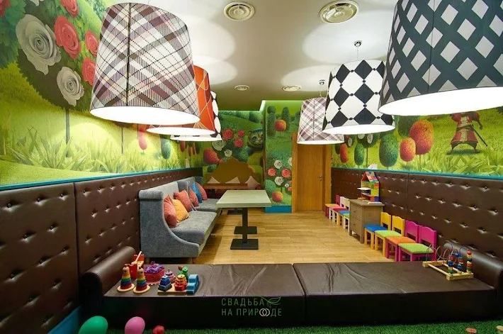 Фото №2 зала Зал «Алиса в стране чудес» 