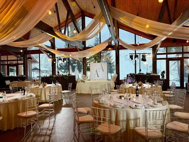 Фото №1 зала Шале на склоне