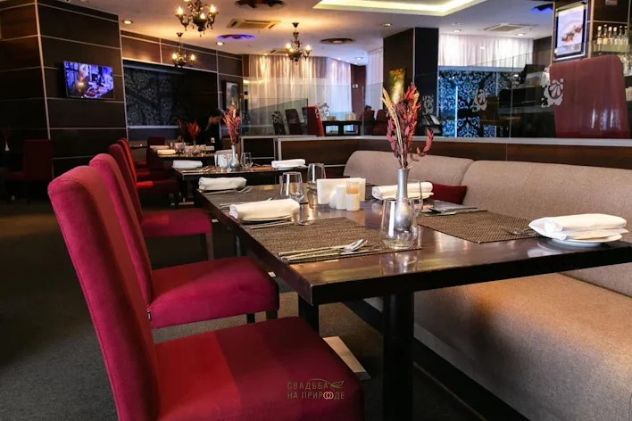 Фото №4 зала Ресторан four