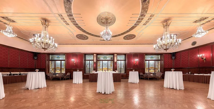 Фото №1 зала Зал «Красный» 