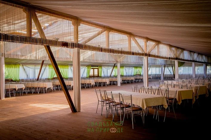 Фото №1 зала Кафе «У реки» 