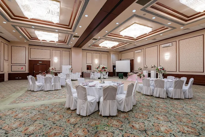 Фото №1 зала Банкетный зал «Петровский» 