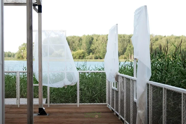 Фото №4 зала Веранда на воде