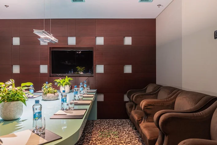 Фото №3 зала Переговорная комната «Office 99» 