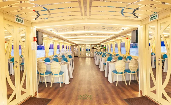 Фото №2 зала Палуба