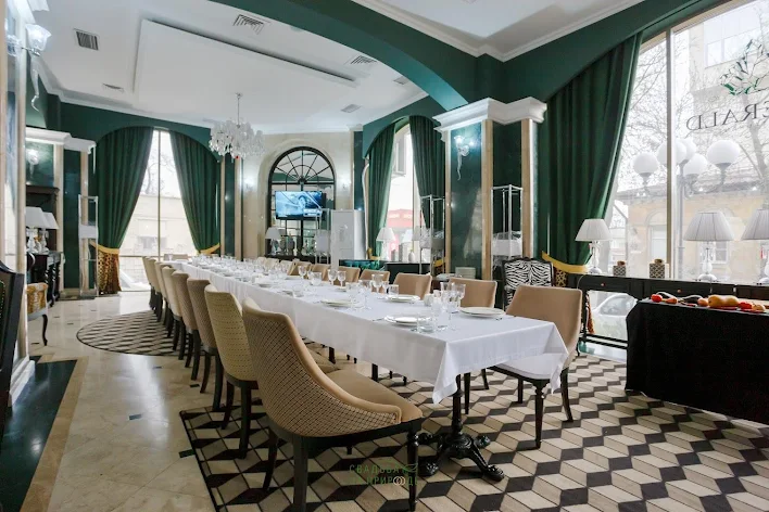 Фото №2 зала Ресторан «Эмеральд» 