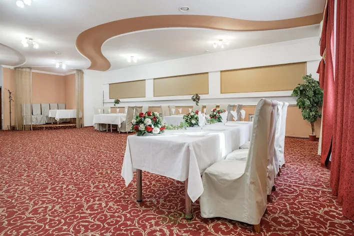 Фото №1 зала Красный зал